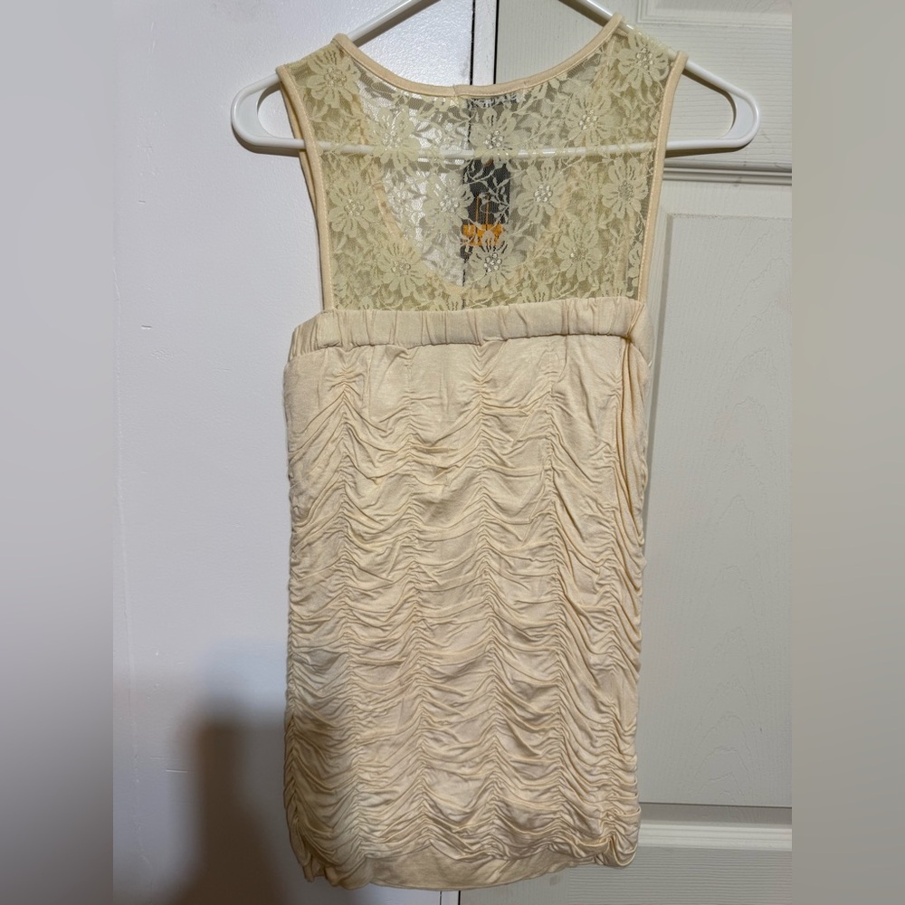Cream Lace and Ruched Dress - Picture 2 of 4